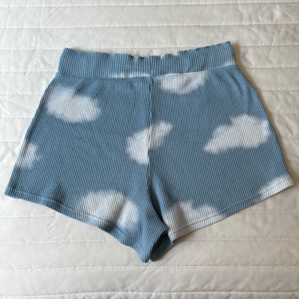 Gilly Hicks High Rise Ribbed Shorts - Picture 2 of 3